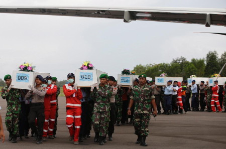 Đền bù 24.000 USD cho nạn nhận vụ máy bay AirAsia rơi