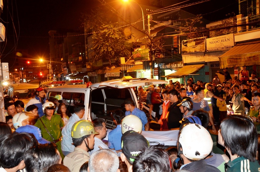 Hanh tram canh sat truy duoi sat thu sat hai ca si nghiep du 3